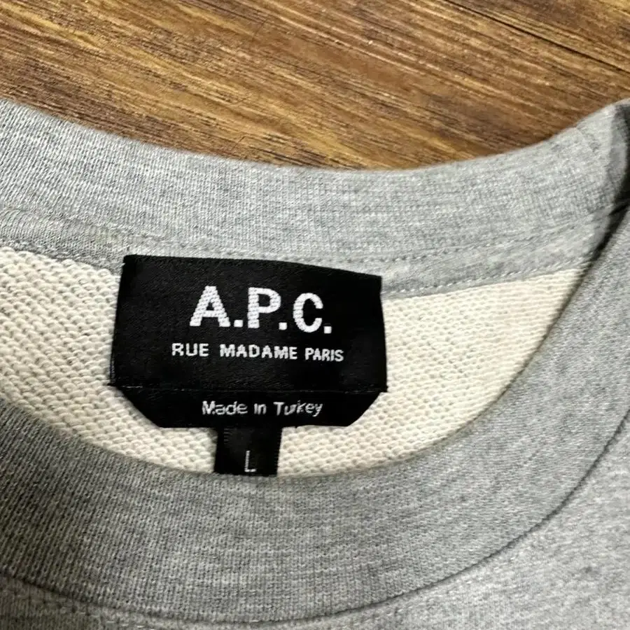 아페쎄 A.P.C 맨투맨