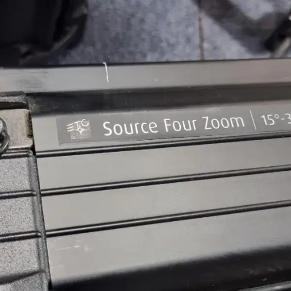 무대조명중고 ETC source four ZOOM 750 줌라이