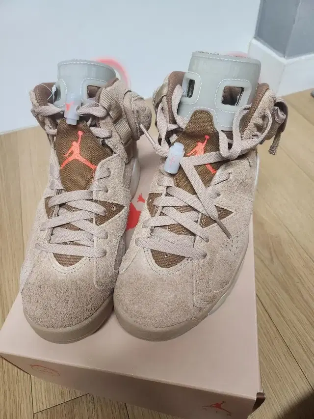 Jordan 6 x Travis Scott Retro SP British