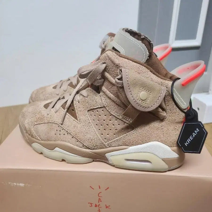 Jordan 6 x Travis Scott Retro SP British