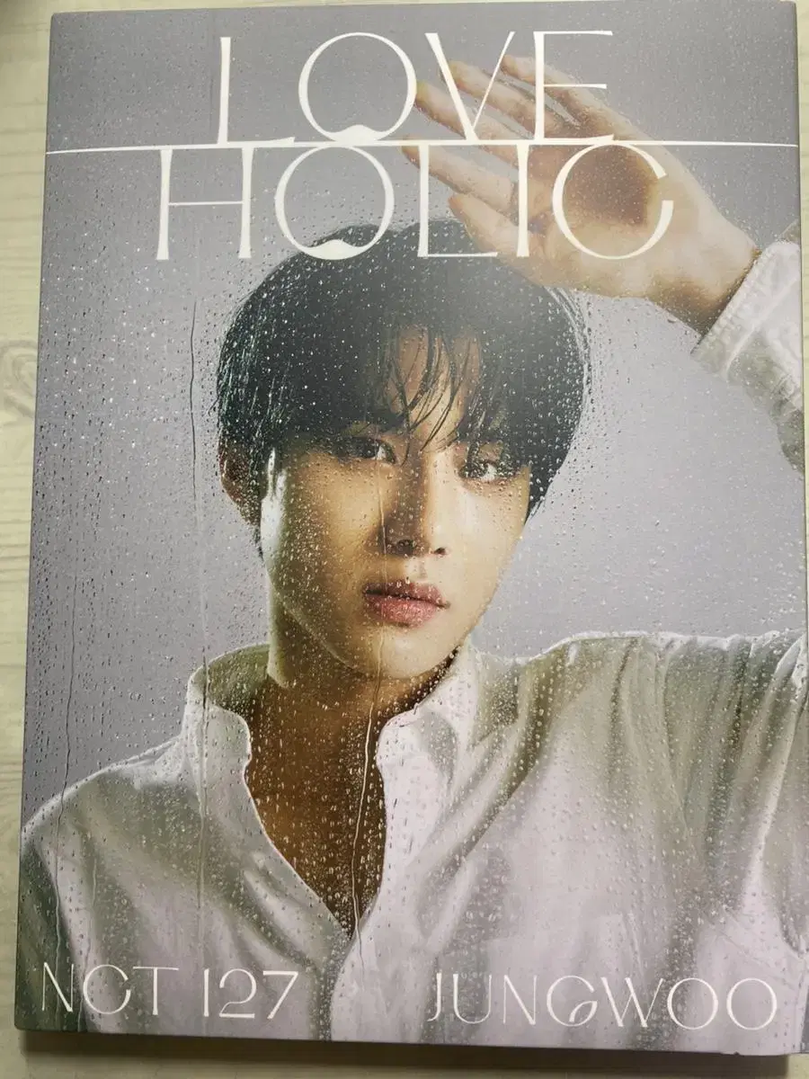 Loveholic jungwoo album