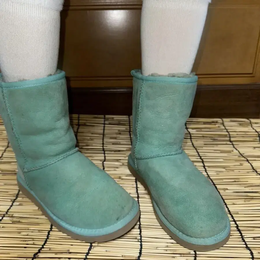 Ugg 230 민트부츠