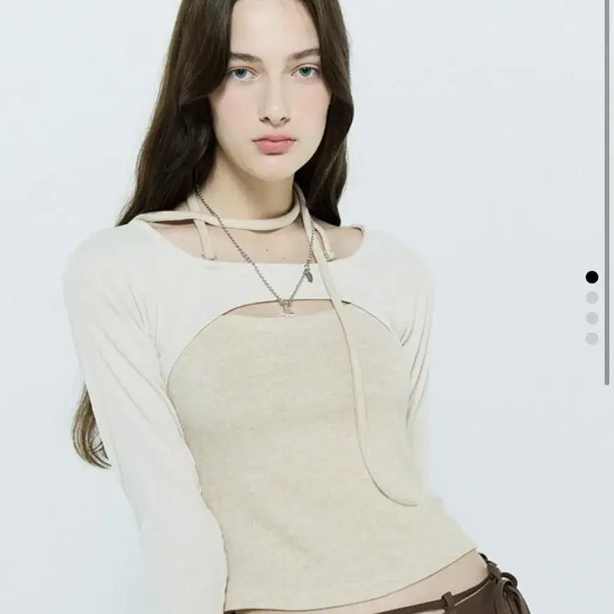 라티젠 L6 CUTOUT RAGLAN TOP(CREAM)