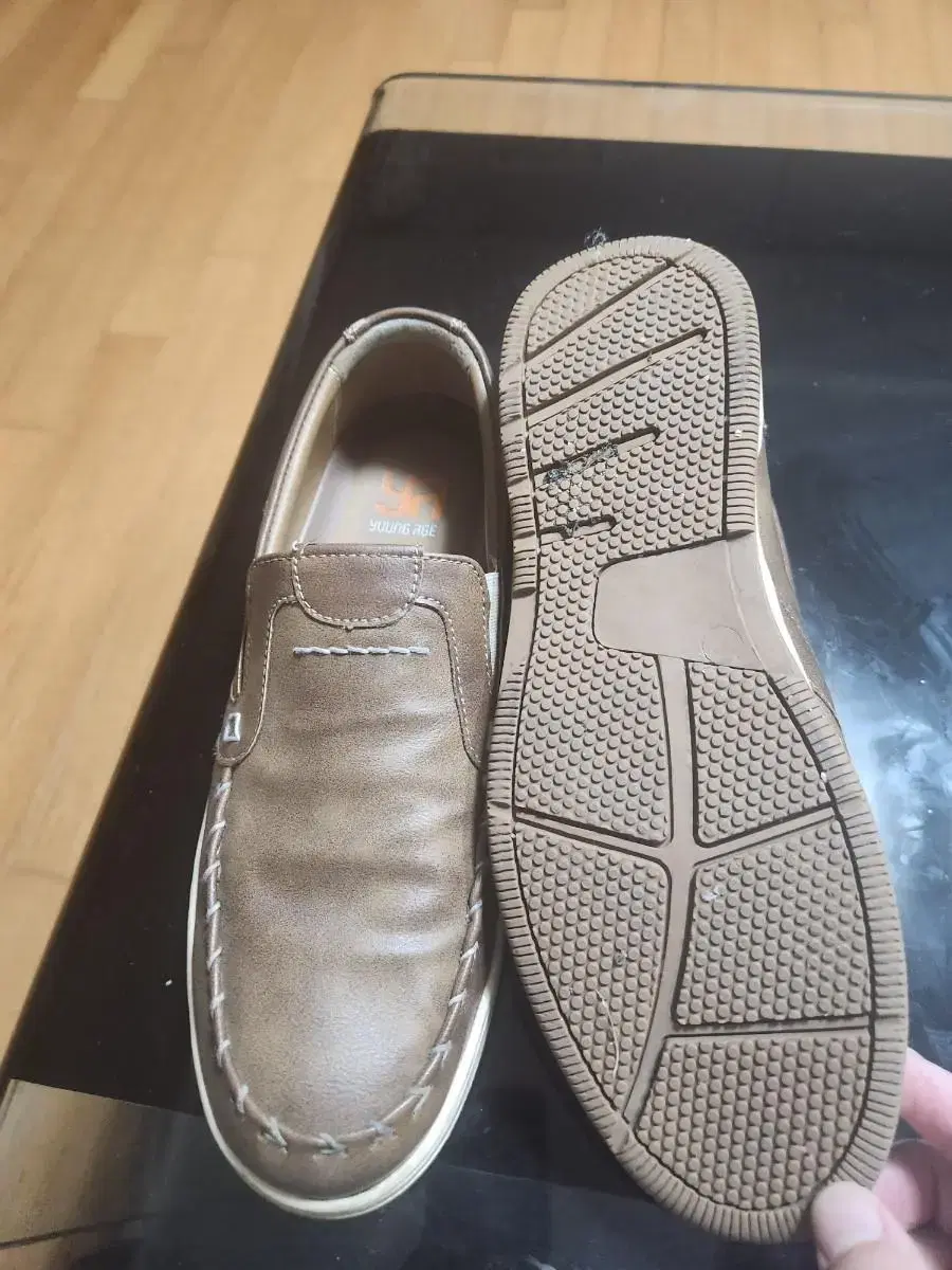 men's shoes