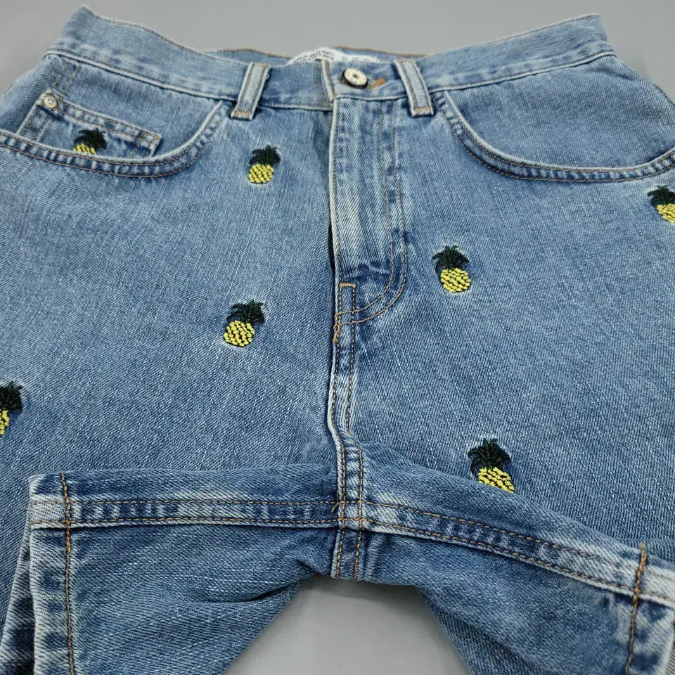 자라 베이직 Z1975 DENIM 연청 파인애플 자수패턴 청반바지 하프