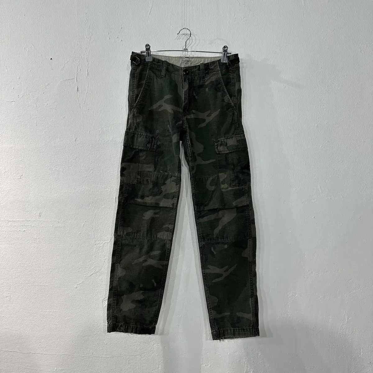 Calhart Camo Cargo Pants 26