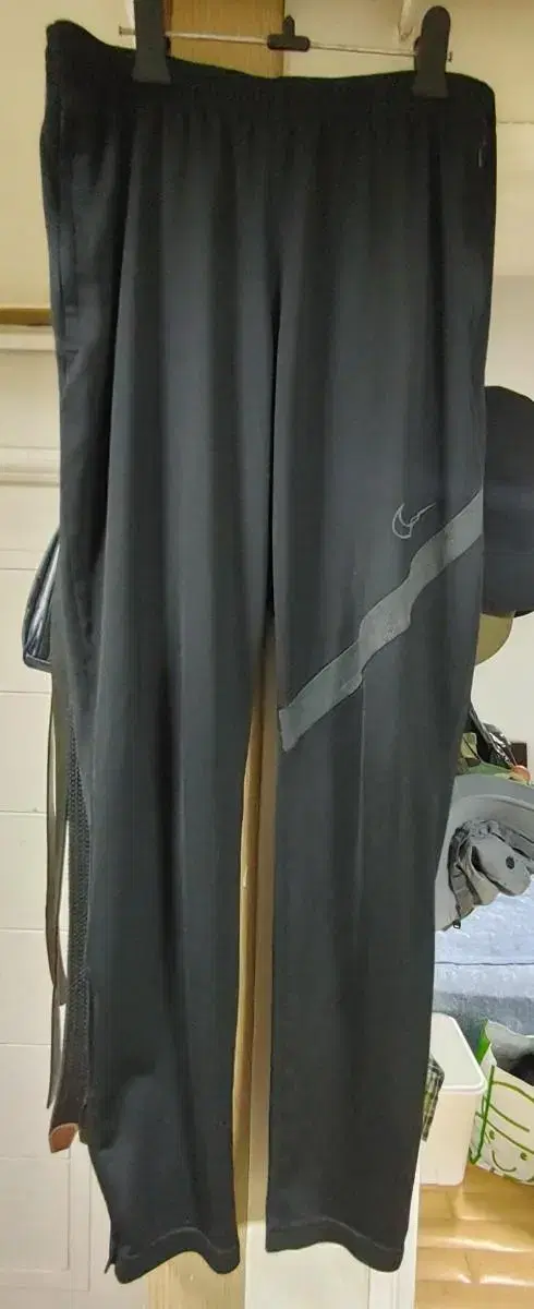 Genuine) Nike Jogger Pants (L/32")