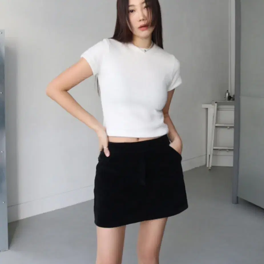 올슨 벨벳 미니스커트