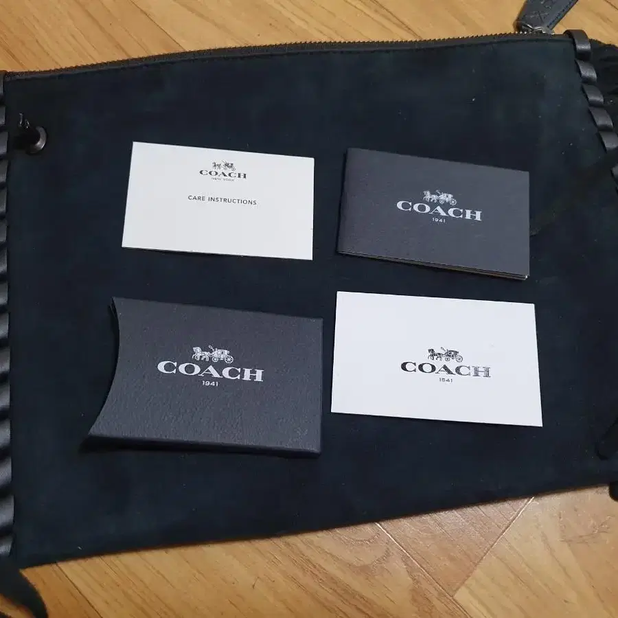 COACH 코치 매장정품 남녀공용 스웨이드 크러치백 클러치백 거의새가방