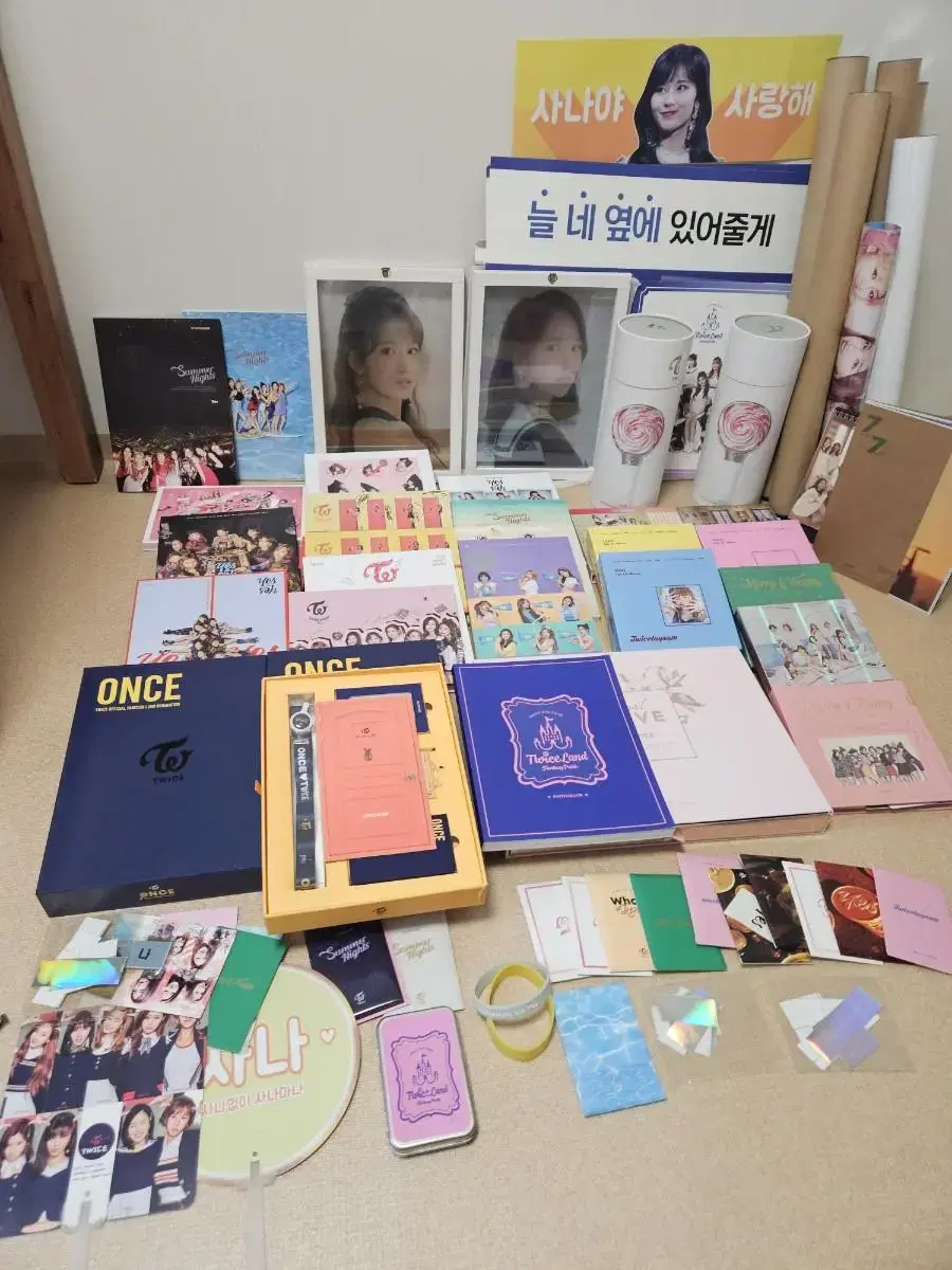 Twice album Sell merchandise in bulk