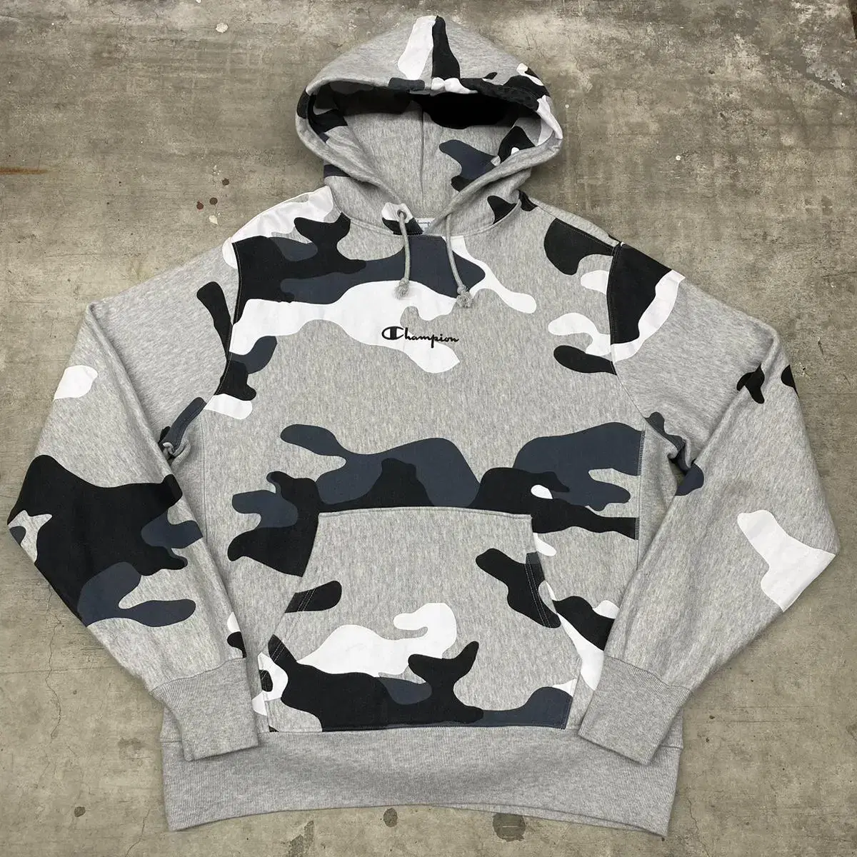 New product-grade USA Vintage USA Champion Reverse Weave Camo Hoodie