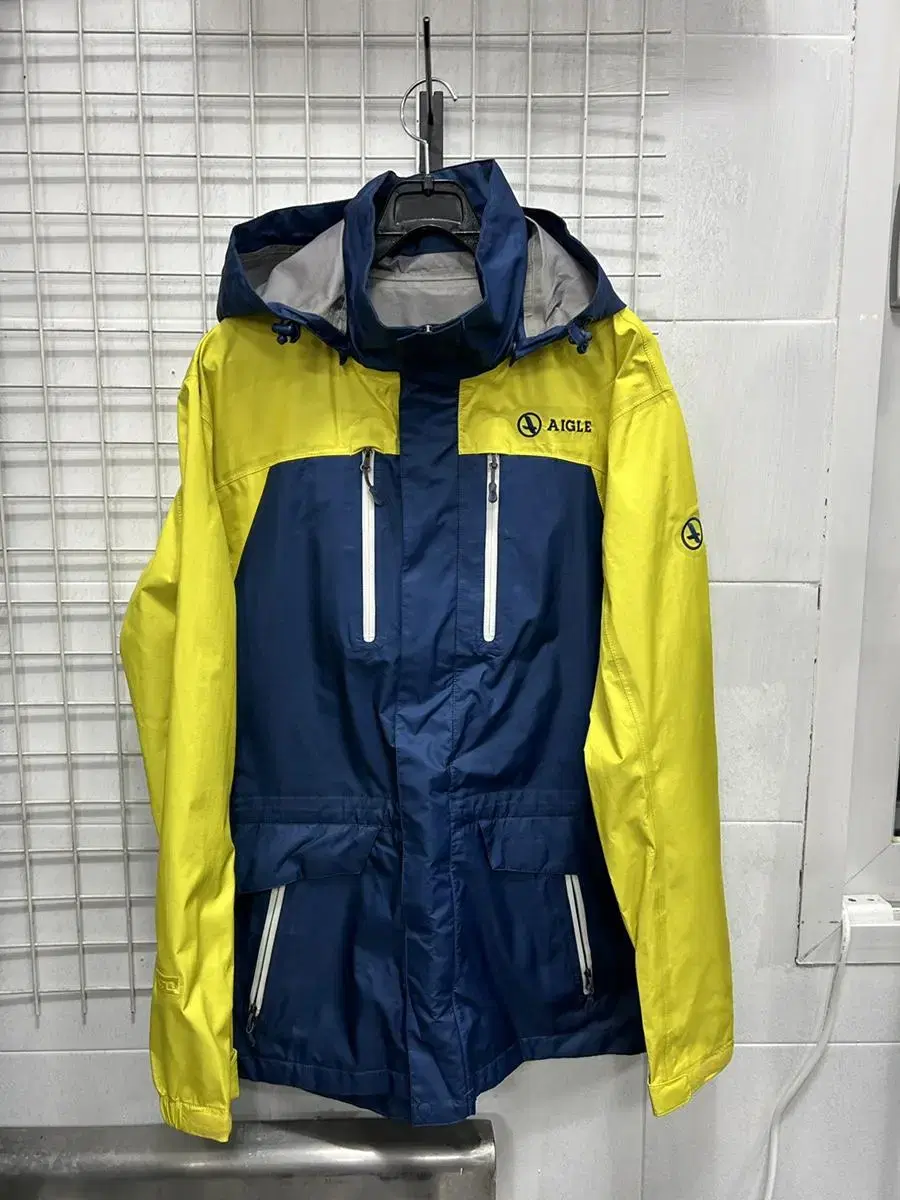 [aigle] men's outdoor hoodie windbreaker jacket 105