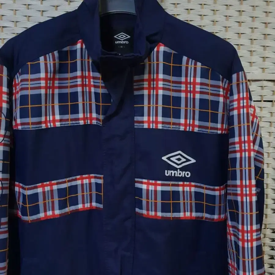 (1562) umbro 엄브로 스포츠 점퍼 100 L