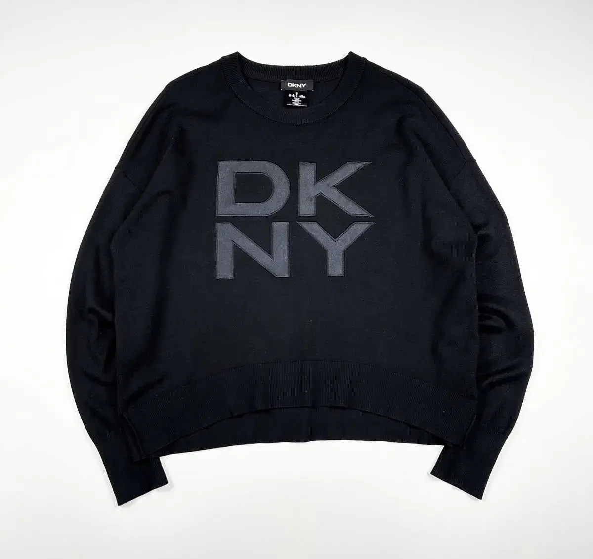 (XS) DKNY 스펠아웃 여성 크롭 니트