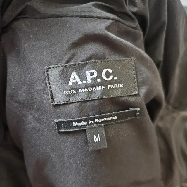 apc 아페쎄 숏 패딩(푸퍼) 팝니다