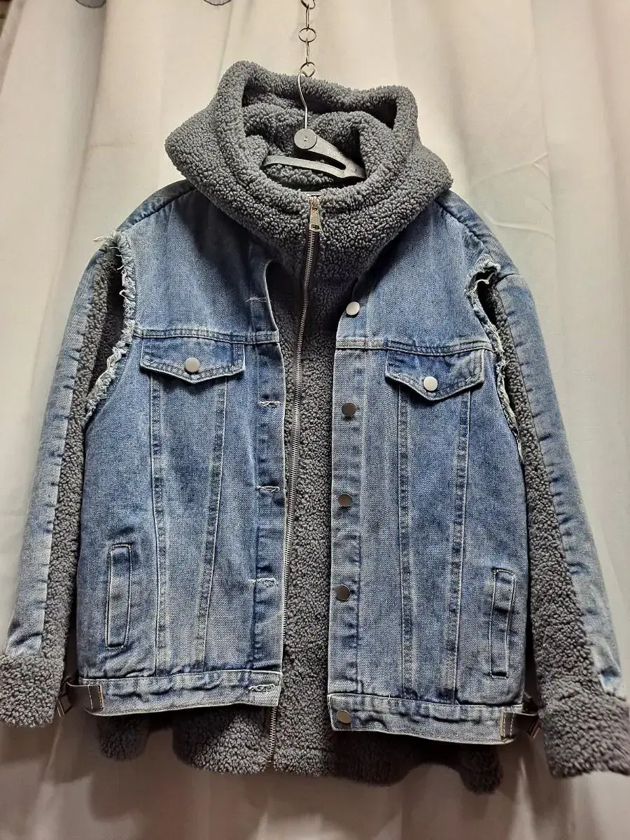 Denim hooded jacket with pompom free Unisex