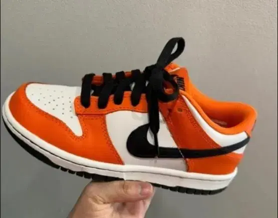 Nike Dunk Low "Safo Orange"