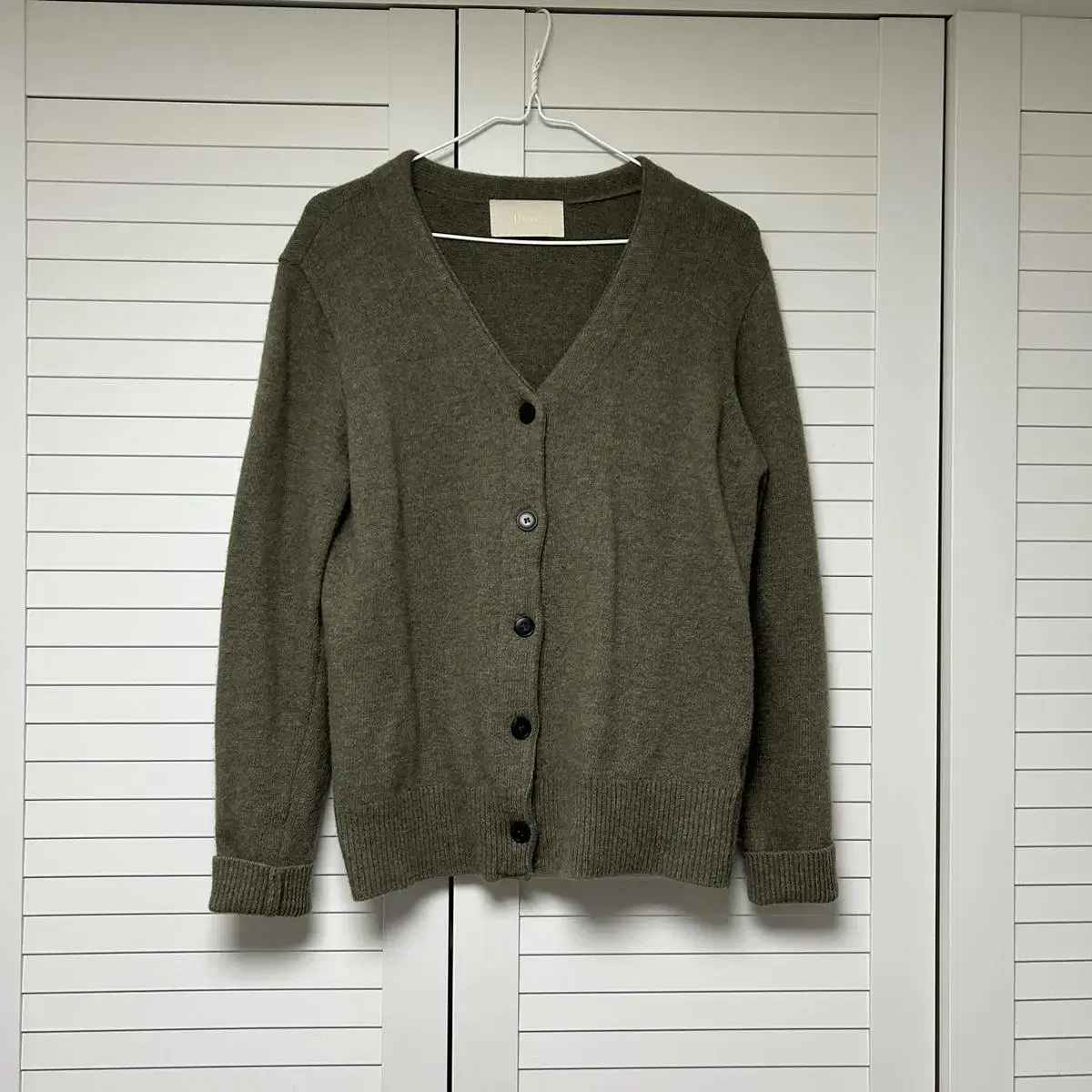 Khaki beige high-quality lambswool knit cardigan