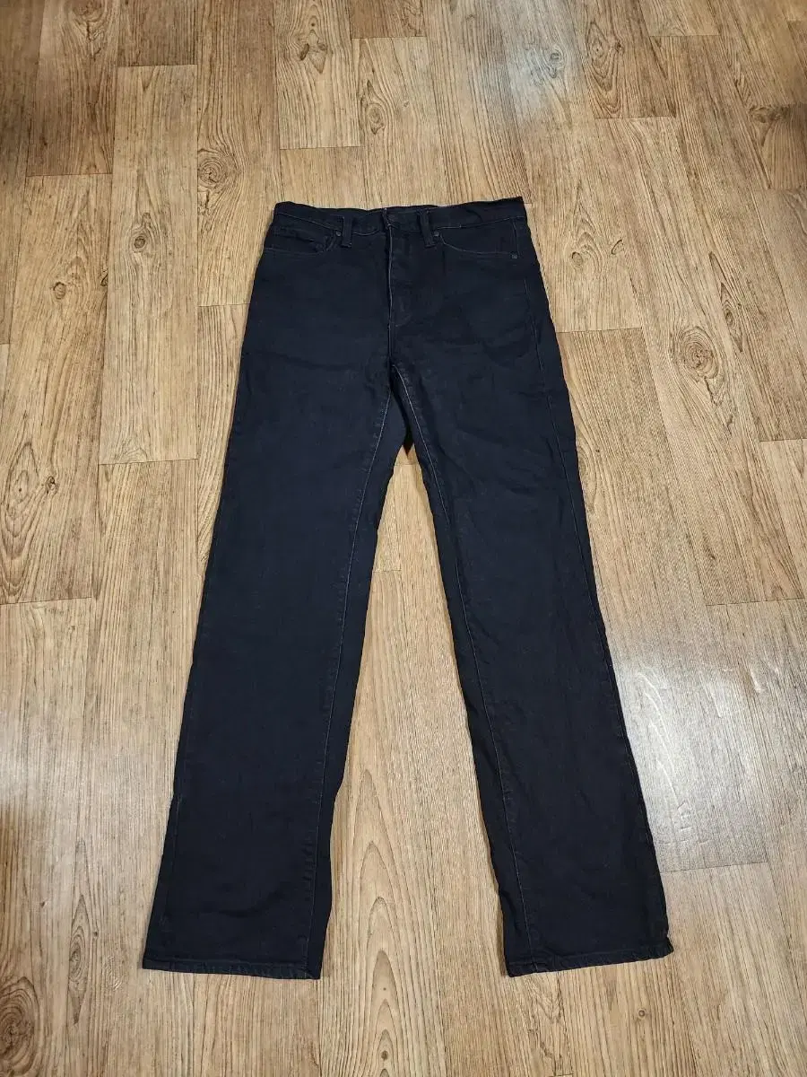 (Price) Men's UNIQLO 28-inch jeans