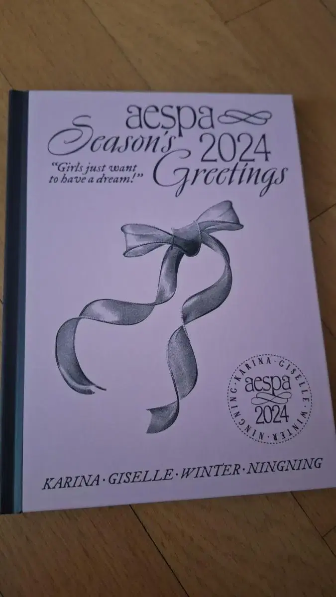 Aespa seasons greetings sells books(?) like diaries.