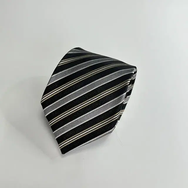 더 수트컴퍼니(The suit company) 실크 넥타이 8.3cm