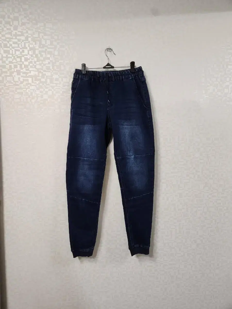 M Sleepy Jogger Jeans