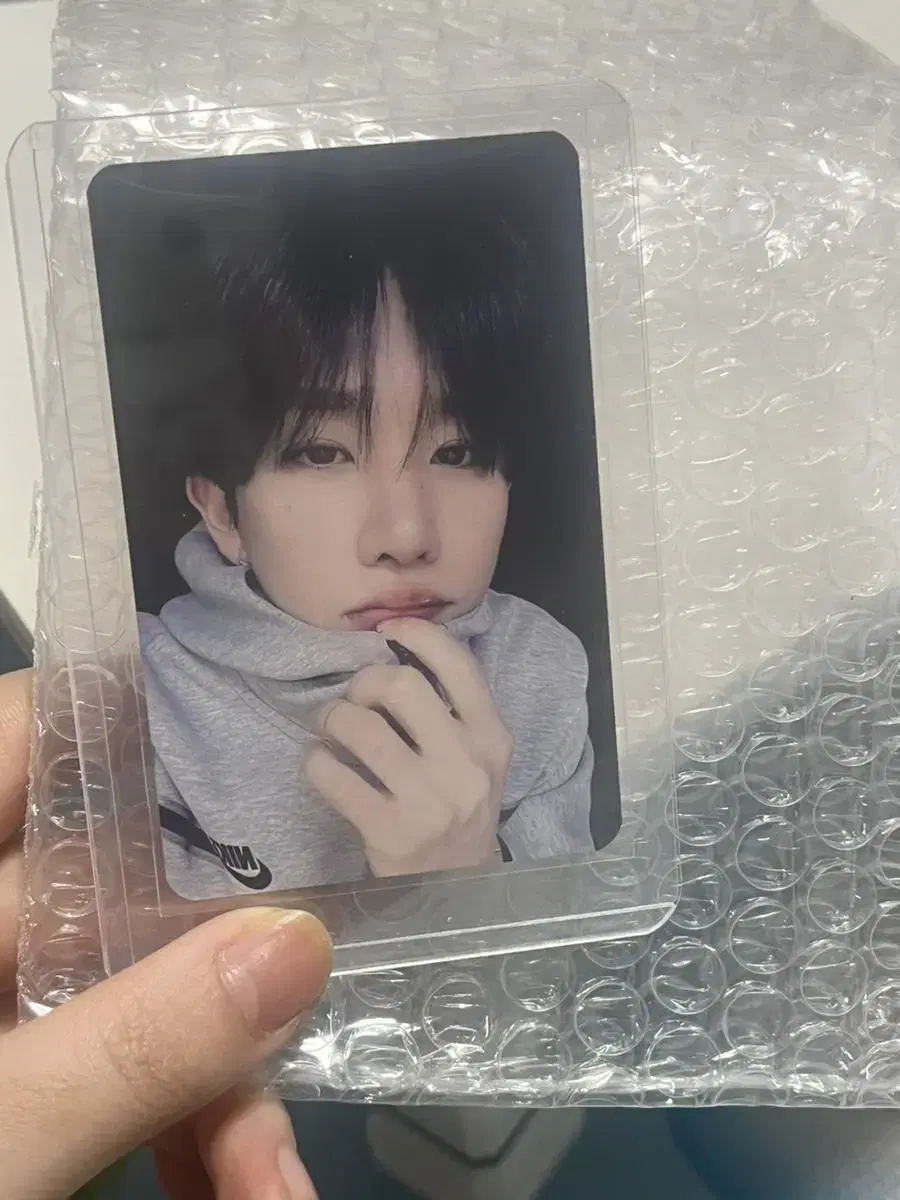 Byungjoo Byung photocard Byungjoo Hood photocard I wts