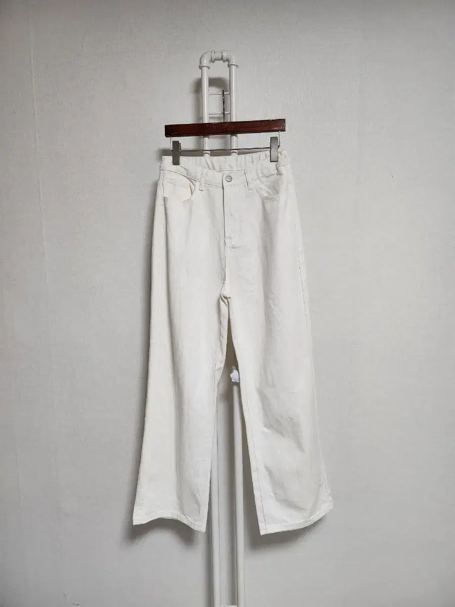 White Wide Jean 66