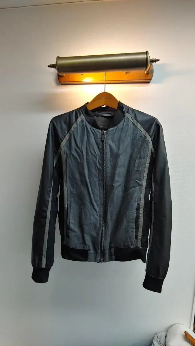 L) Zara limited edition leather jacket for sale 01