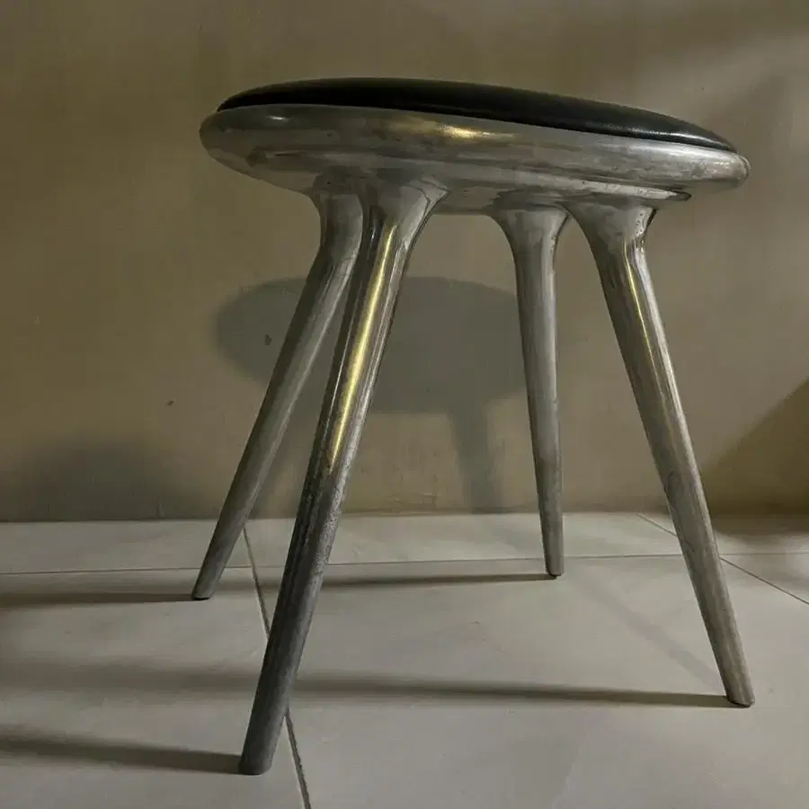 Mater low stool 메터 스툴