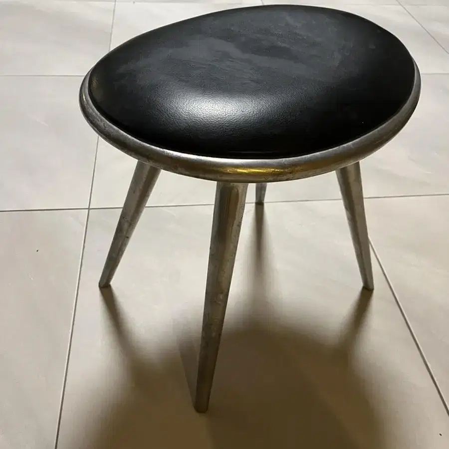 Mater low stool 메터 스툴