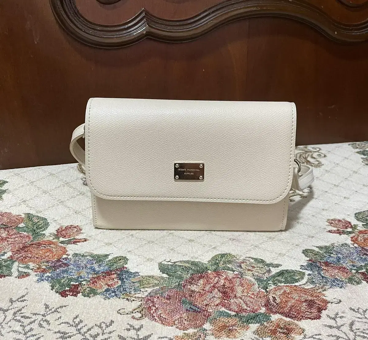 Ivory Modern Tote