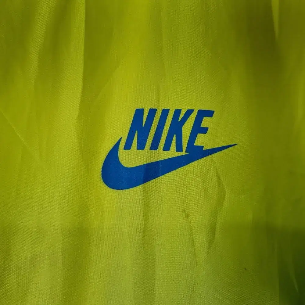 Z3903 나이키 윈드브레이커 후드바람막이 (여M) NIKE