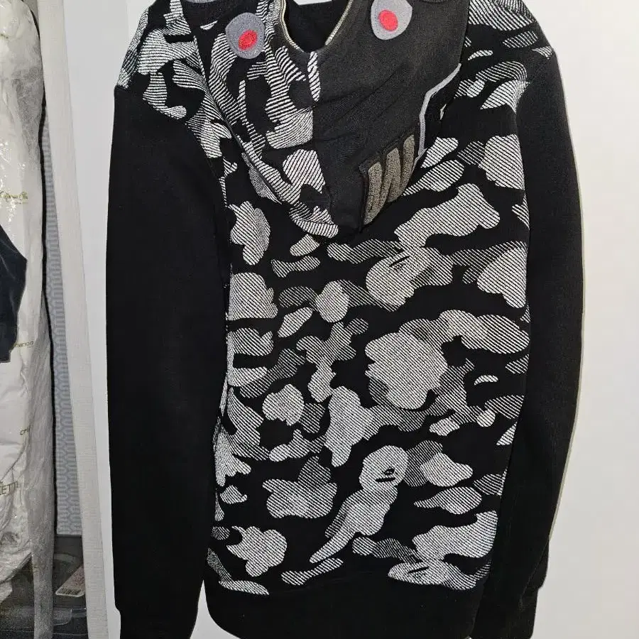 BAPE 베이프 리플렉카모 샤크후드 L