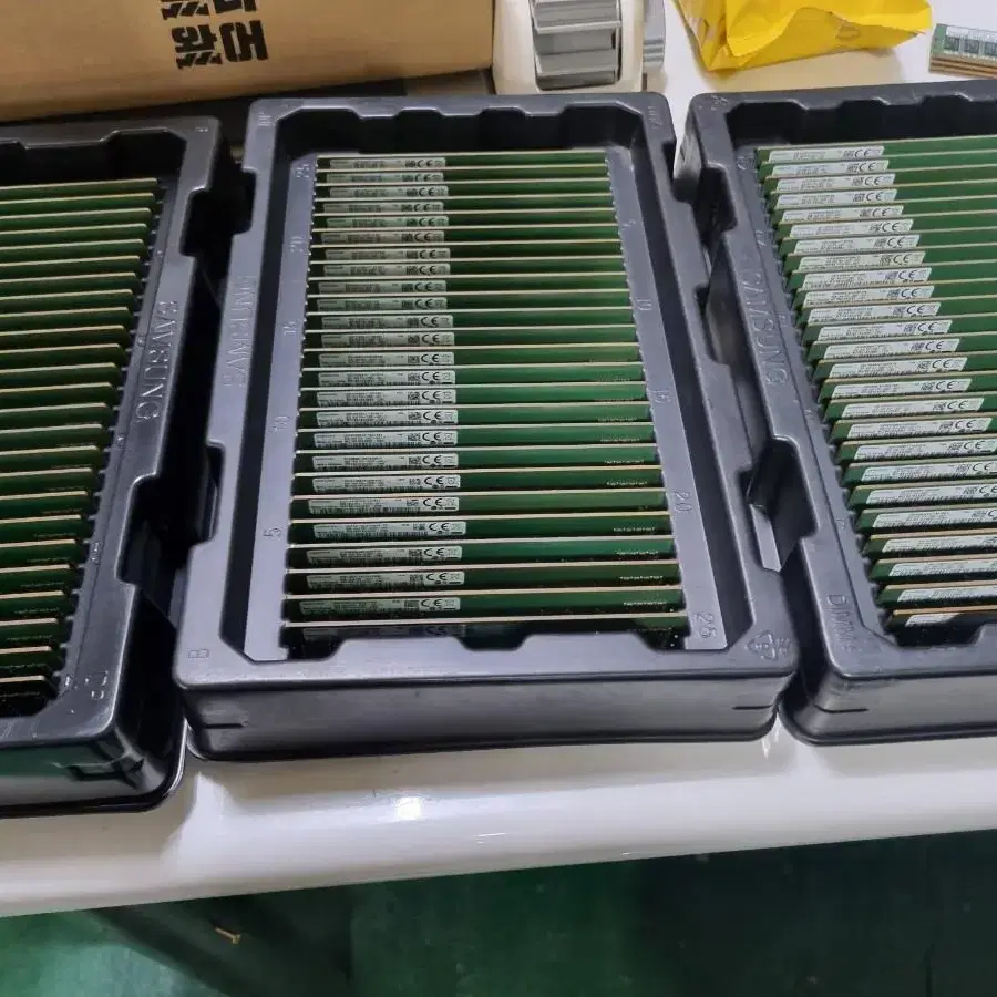 삼성 DDR4 8G (2400T) 한판 25개