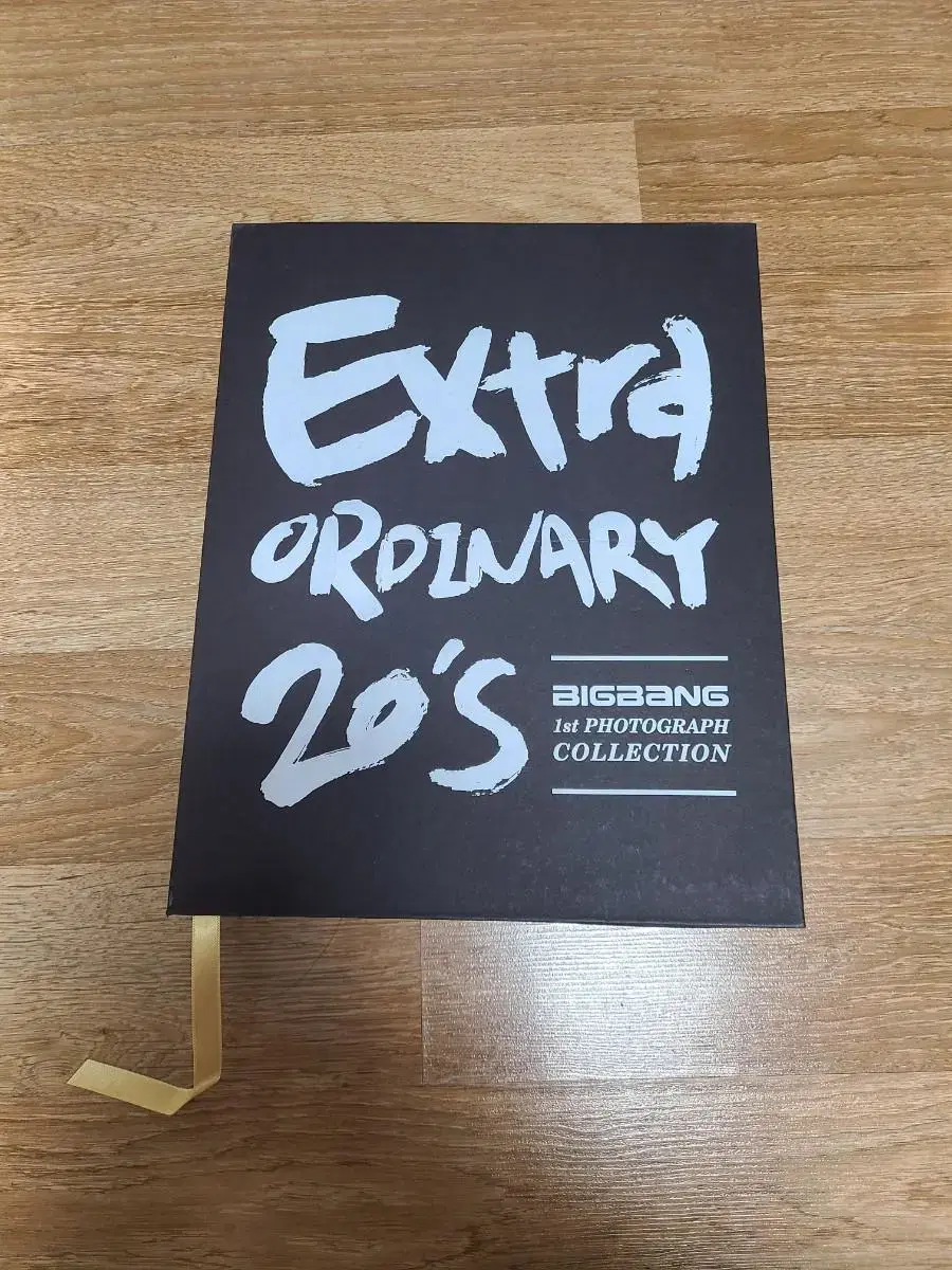 Sells BIGBANG photo book EXTRA ORDINARY