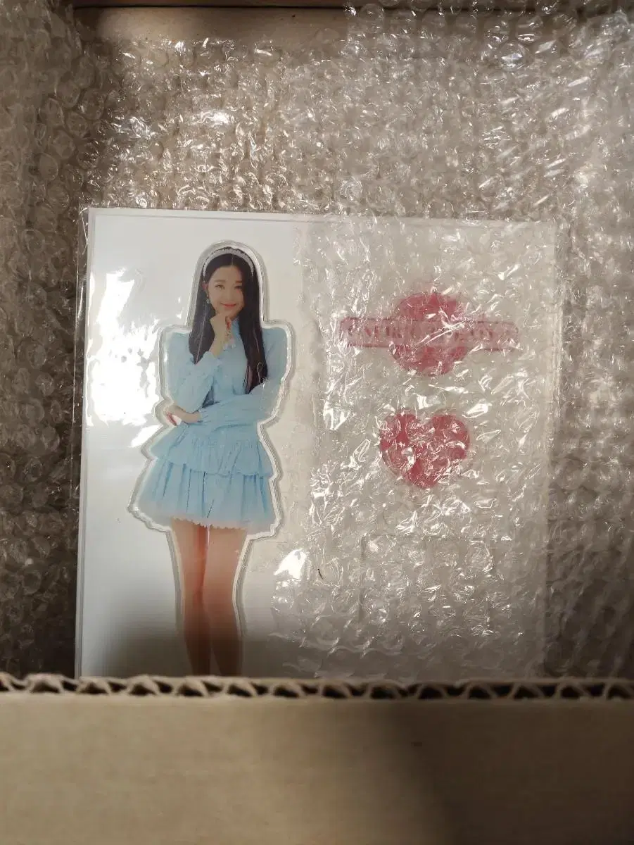 Jang Wonyoung acrylic stand unsealed