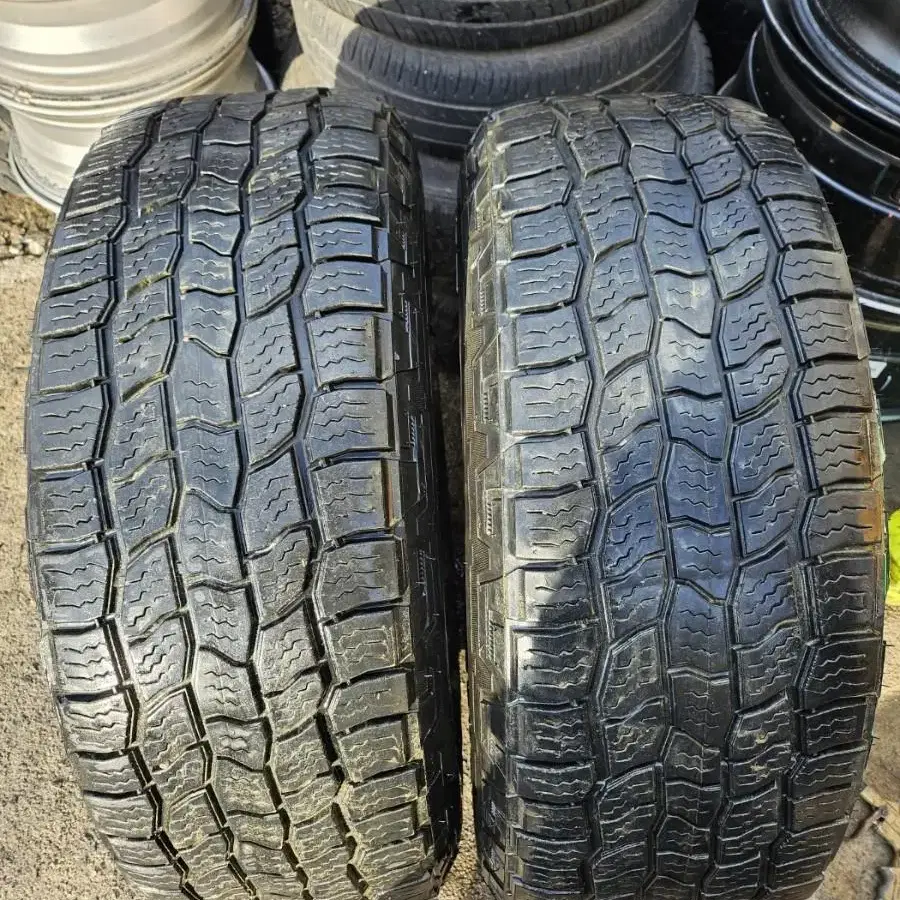 쿠퍼디스커버리AT3 265/70R17  중고타이어 2본팝니다.16만원