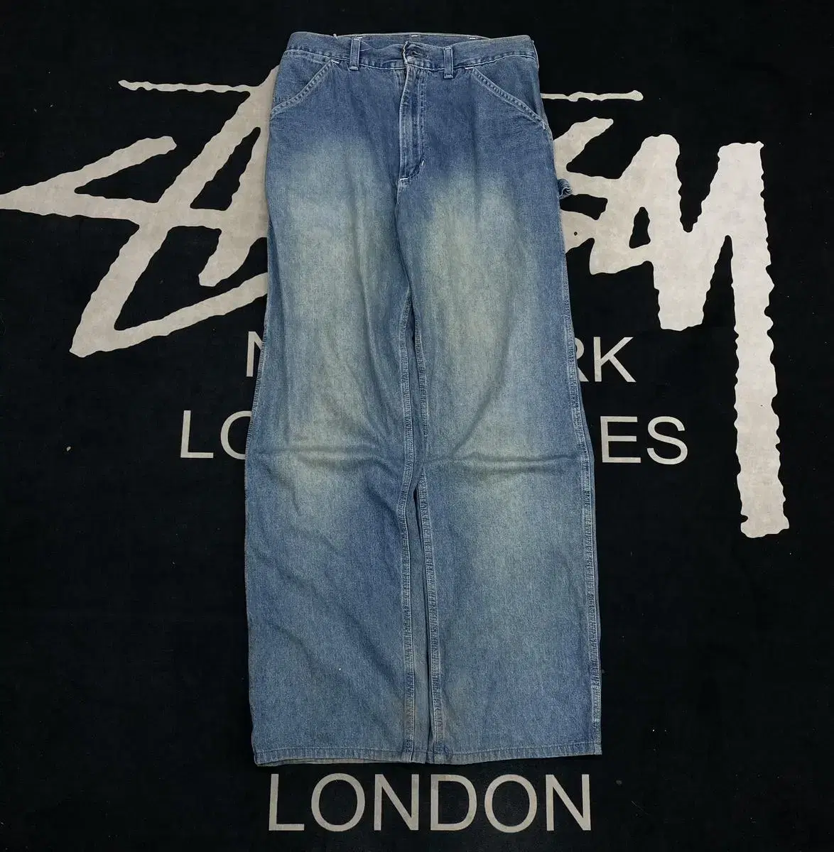 Calhart Vintage Loose Wide Wash Denim 31