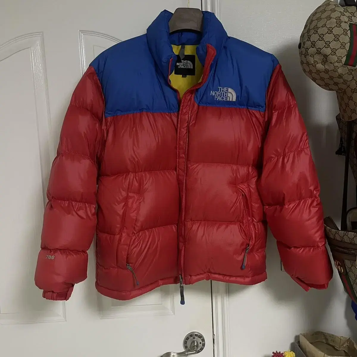 100)North Face Red 700Noosh Padding Unique Color