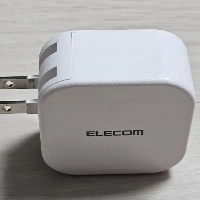 ELECOM 20W PD어댑터 MPA-ACCP20팝니다