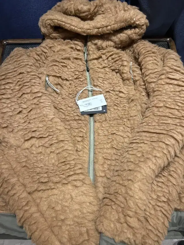 Roa heavy furry jacket 로아 플리스 후디