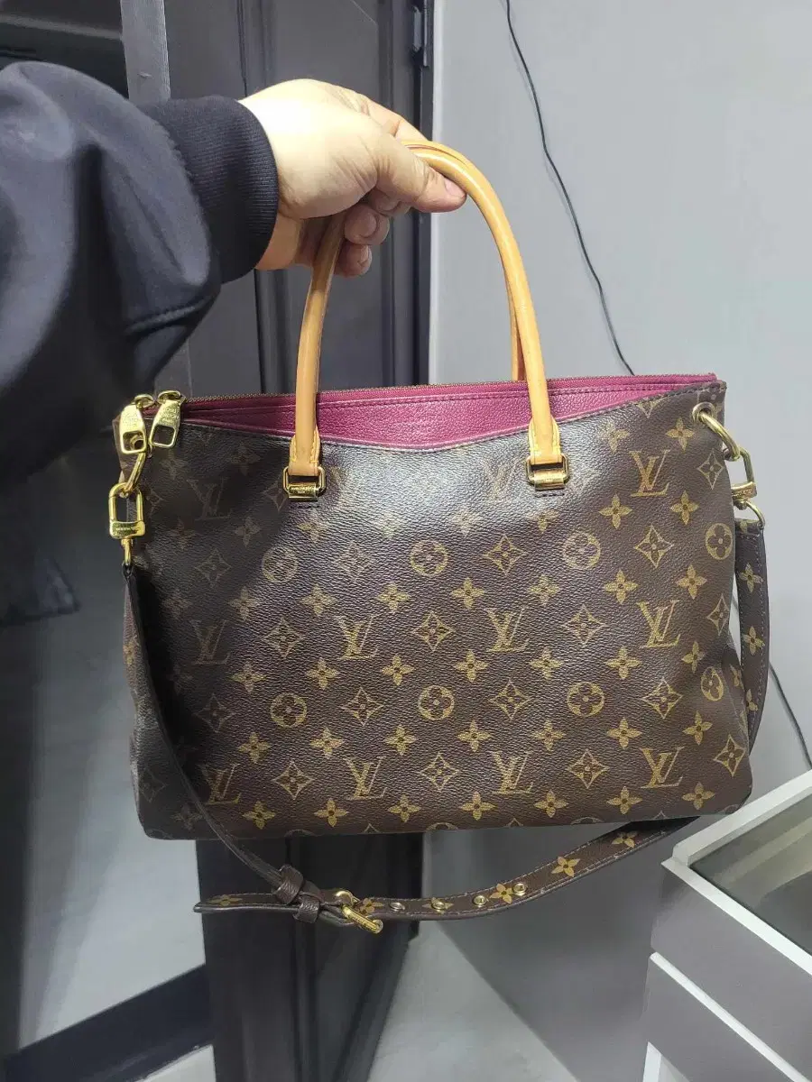 Louis Vuitton Pallas MM