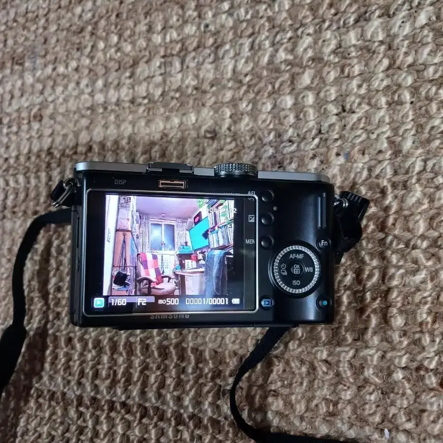 삼성 NX100 디지털카메라