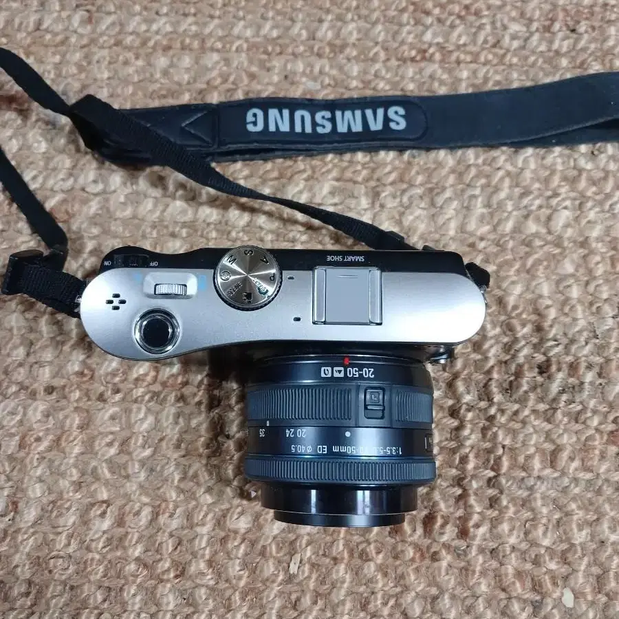 삼성 NX100 디지털카메라