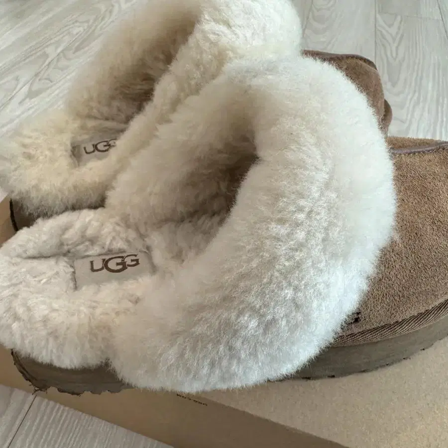 (UGG)미국 어그 디스케트 체스트넛 US7(240)