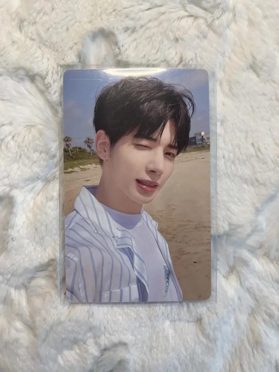 [ realpolitik ] txt Midsummer Skyblue taehyun photocard WTS