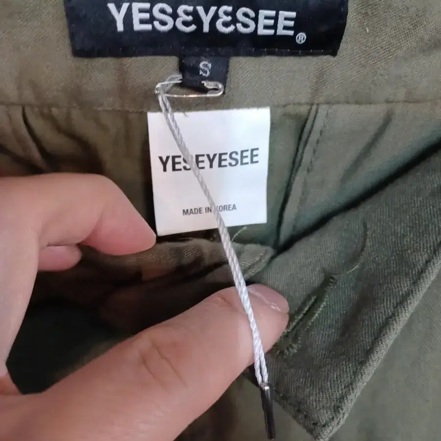 yeseyesee 패치 지퍼 팬츠 카키 s