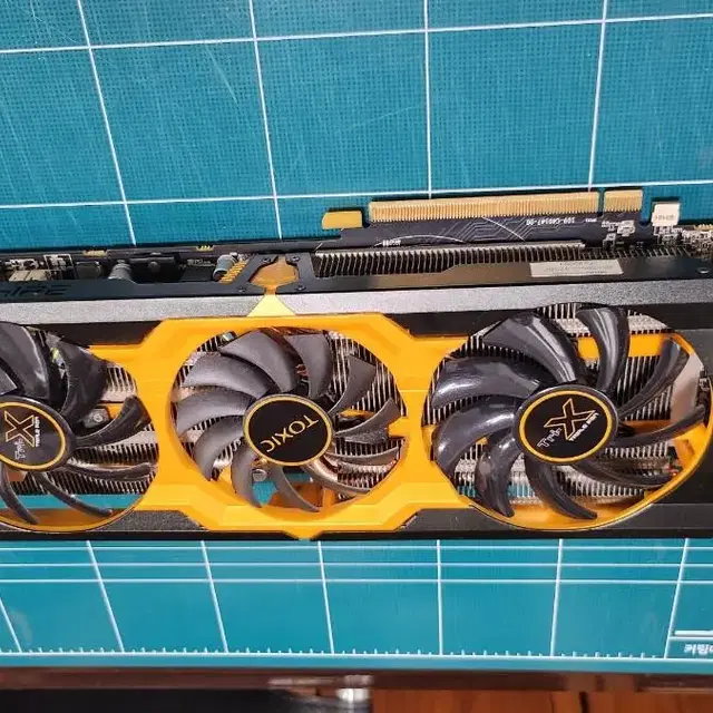 라데온 r9 270x 그래픽카드 판매