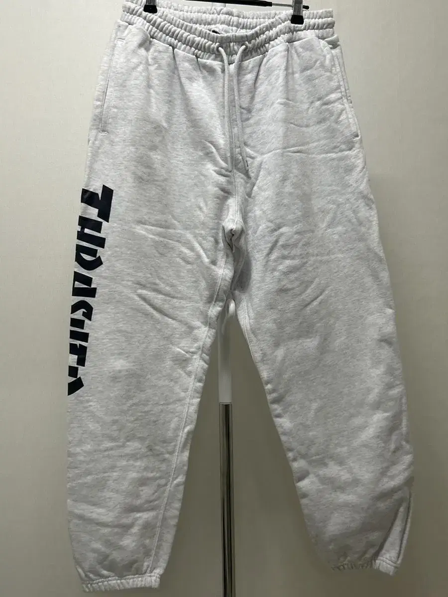 thrasher jogger pants L